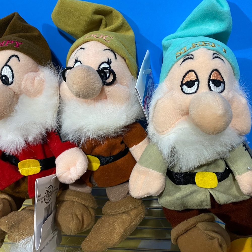 DISNEY EXCLUSIVE NWT 90s SNOW WHITE AND THE SEVEN DWARFS COMPLETE SET OF 10PLUSH - Picture 9 of 13